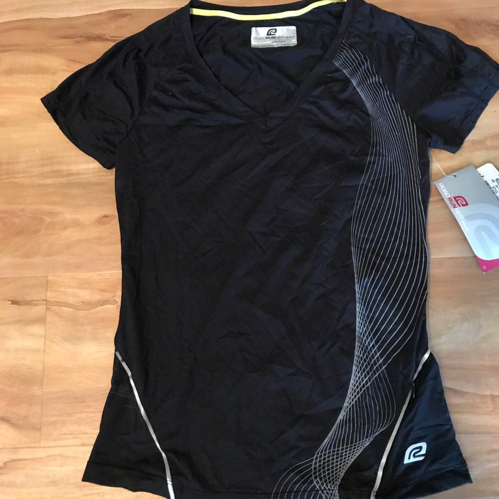 Road Runner Sports technical t-shirt NWT